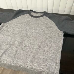 Uniqlo Men's Crewneck Sweater - Light and Dark Gray